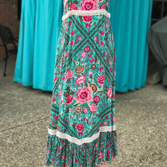 Spell and the Gypsy Babushka Midi dress - Picture 4 of 8